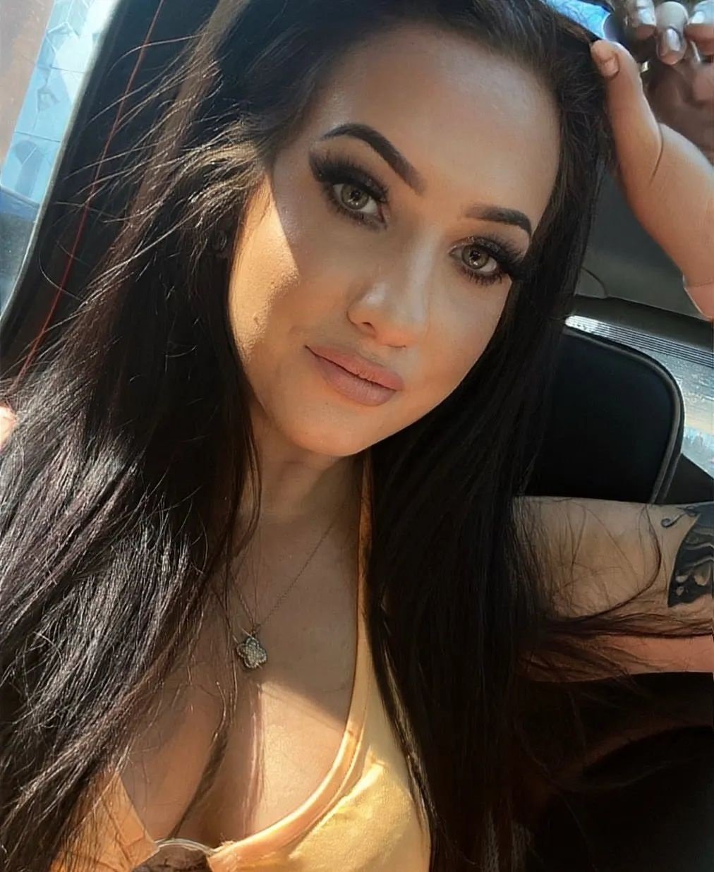 LucieLuvz from Greater London,United Kingdom